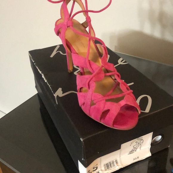 Beautiful pink suede wrap heels! 🥰 - Picture 2 of 6